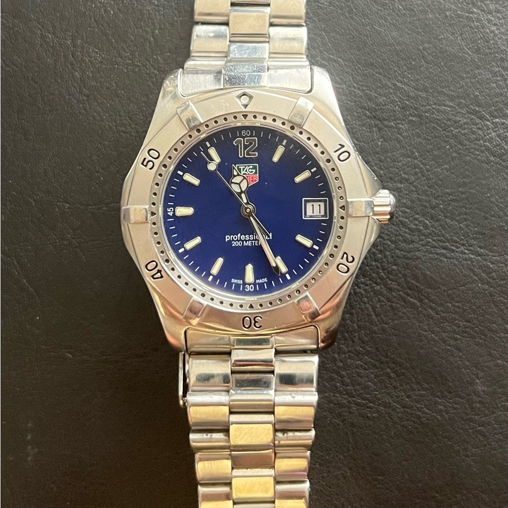 TAG HEUER
2000 Series WK1113-1 watch